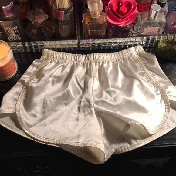 Brandy Melville Pants - Satin Brandy Melville shorts